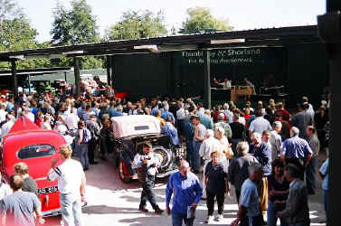 auction2.jpg (69550 bytes)